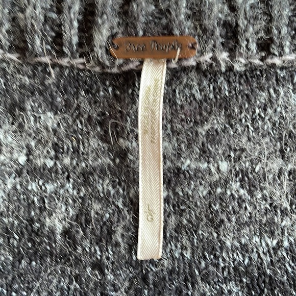 Free People Cropped Alpaca blend sweater - Picture 3 of 9